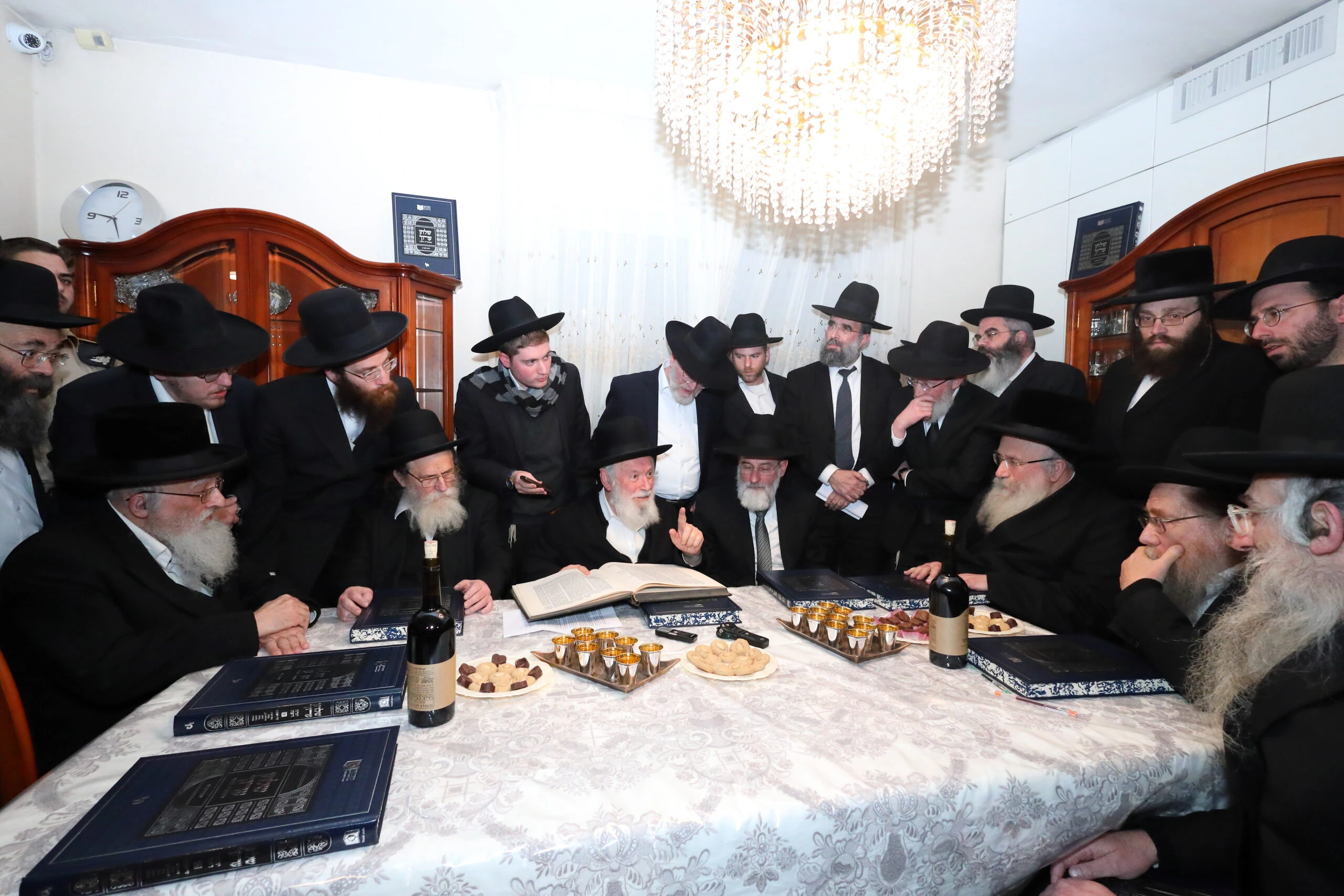 Rabbi Dovid Hofstedter Net Worth Estimate: Sources and Range